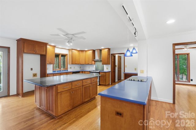 534 Aldeborough Lane, Charlotte, NC 28270