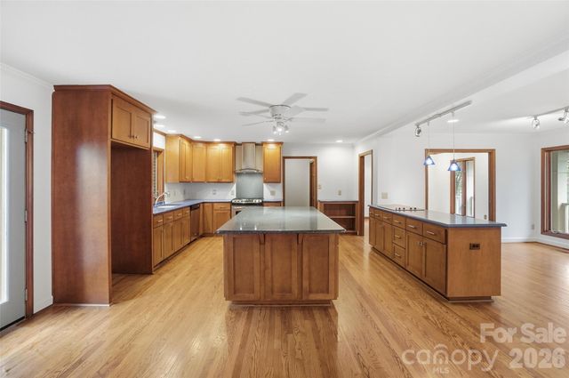 534 Aldeborough Lane, Charlotte, NC 28270