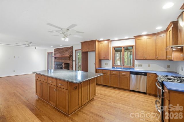 534 Aldeborough Lane, Charlotte, NC 28270