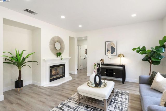 5089 Winterbrook Ave, Dublin, CA 94568