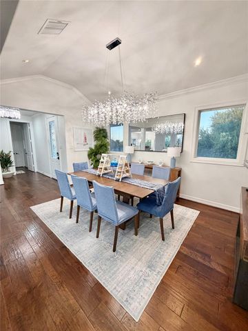 415 Avenue I, Dickinson, TX 77539