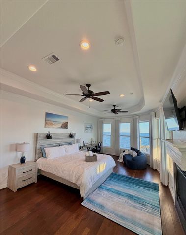 415 Avenue I, Dickinson, TX 77539