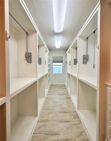 415 Avenue I, Dickinson, TX 77539