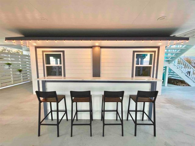 415 Avenue I, Dickinson, TX 77539