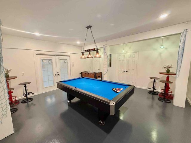 415 Avenue I, Dickinson, TX 77539