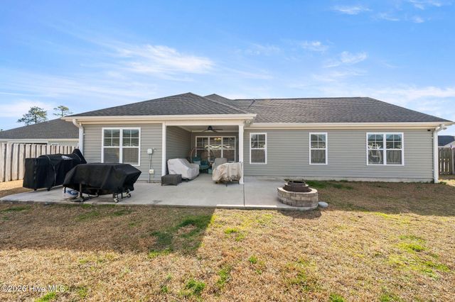 2083 Southern Pine Drive, Leland, NC 28451