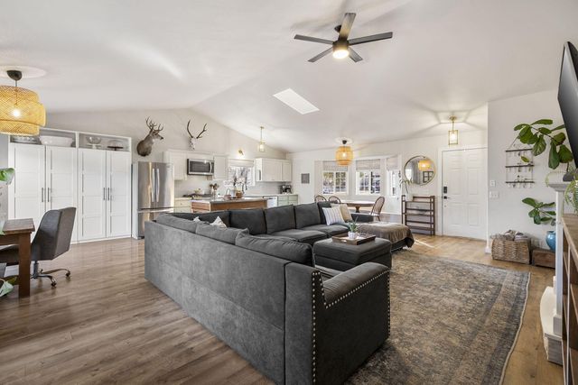 21374 Starling Drive, Bend, OR 97701