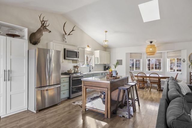 21374 Starling Drive, Bend, OR 97701