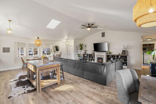 21374 Starling Drive, Bend, OR 97701