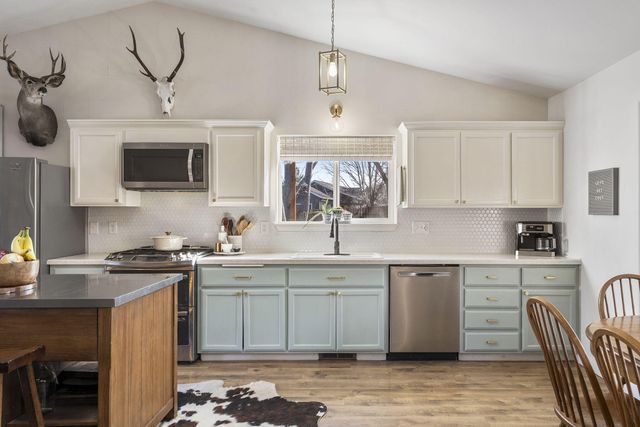 21374 Starling Drive, Bend, OR 97701