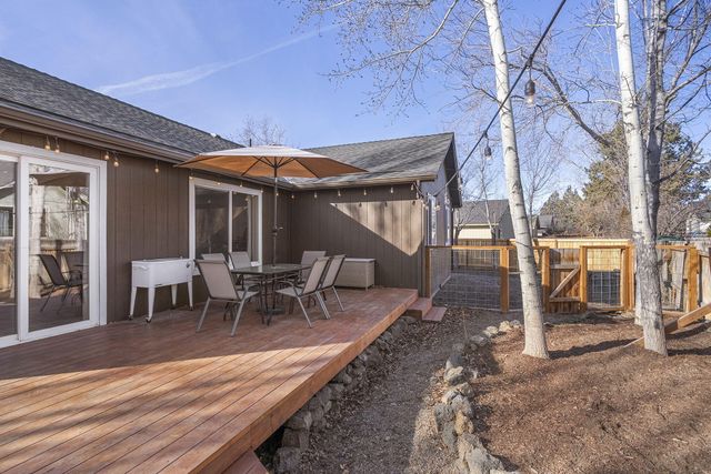 21374 Starling Drive, Bend, OR 97701