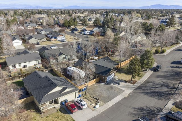 21374 Starling Drive, Bend, OR 97701