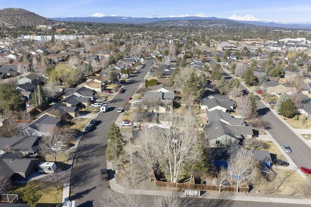 21374 Starling Drive, Bend, OR 97701