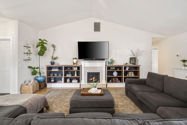 21374 Starling Drive, Bend, OR 97701