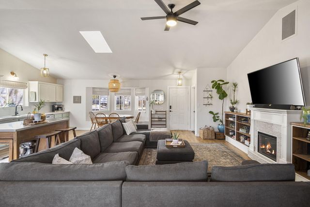 21374 Starling Drive, Bend, OR 97701