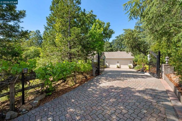 40 Donkey Flats Court, Pleasant Hill, CA 94523