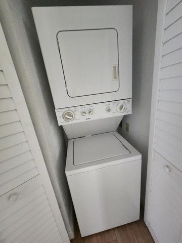 3345 Lucerne Park Drive, Greenacres, FL 33467