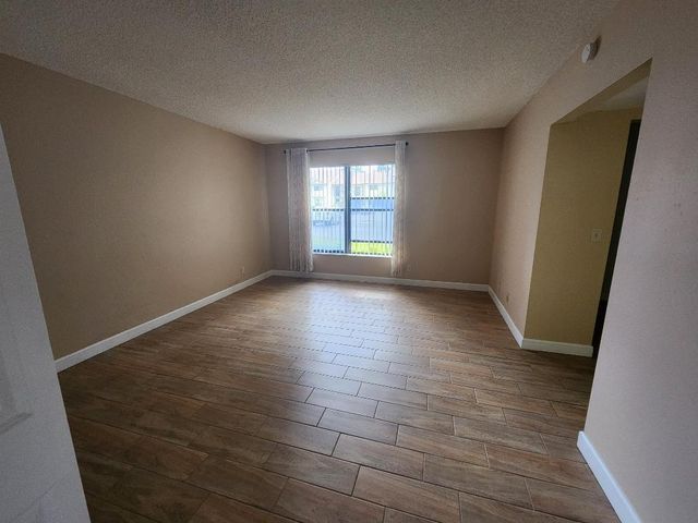 3345 Lucerne Park Drive, Greenacres, FL 33467