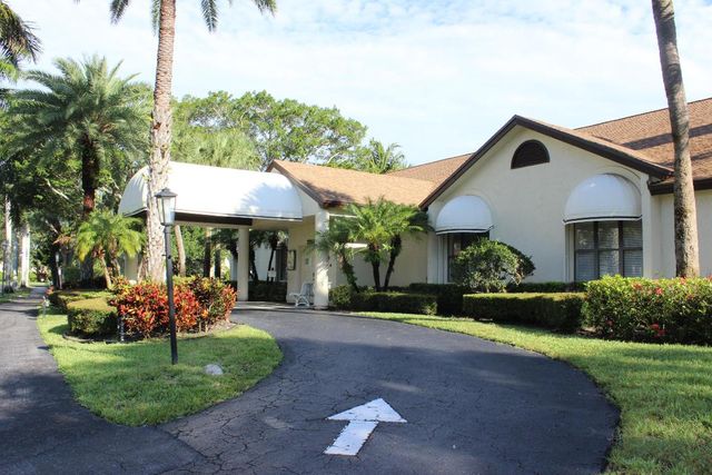 3345 Lucerne Park Drive, Greenacres, FL 33467