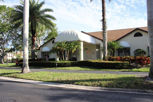 3345 Lucerne Park Drive, Greenacres, FL 33467