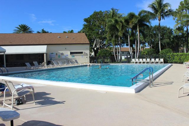 3345 Lucerne Park Drive, Greenacres, FL 33467