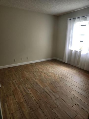 3345 Lucerne Park Drive, Greenacres, FL 33467