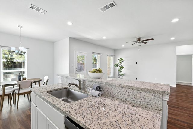 1601 Jupiter Lane, Ennis, TX 75119