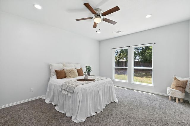 1601 Jupiter Lane, Ennis, TX 75119