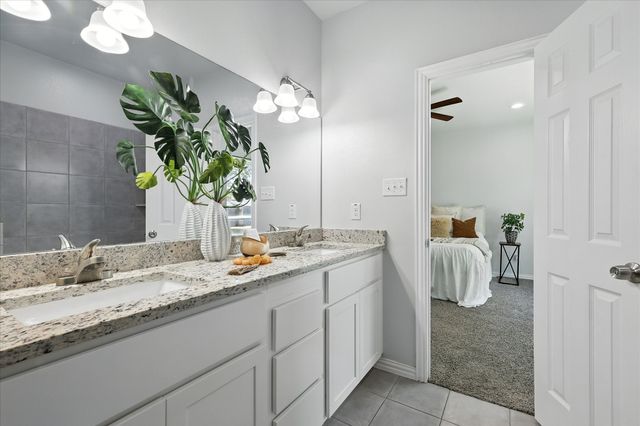 1601 Jupiter Lane, Ennis, TX 75119