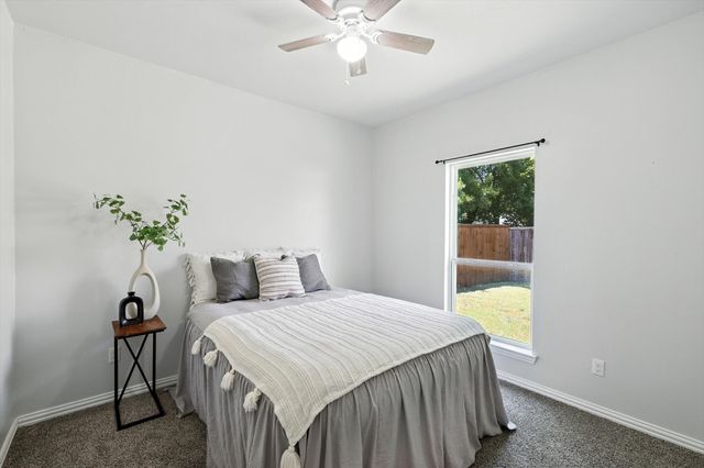 1601 Jupiter Lane, Ennis, TX 75119