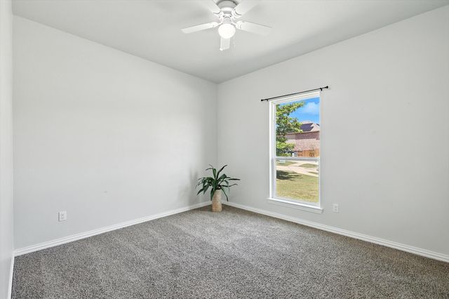 1601 Jupiter Lane, Ennis, TX 75119