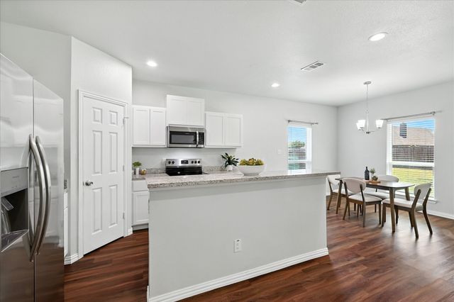 1601 Jupiter Lane, Ennis, TX 75119