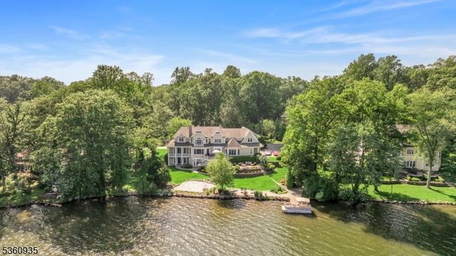 1118 Pines Lake Dr, Wayne Twp., NJ 07470