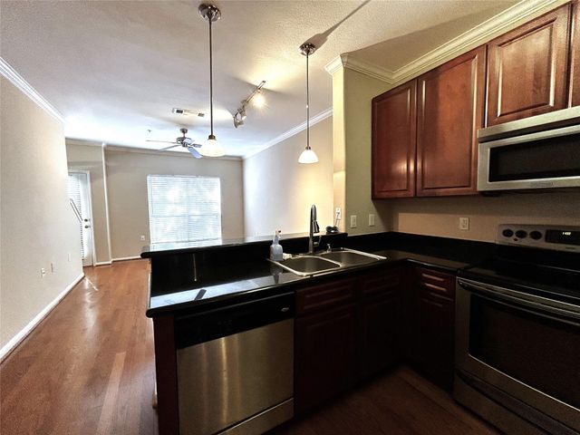 9200 Westheimer Road 306, Houston, TX 77063