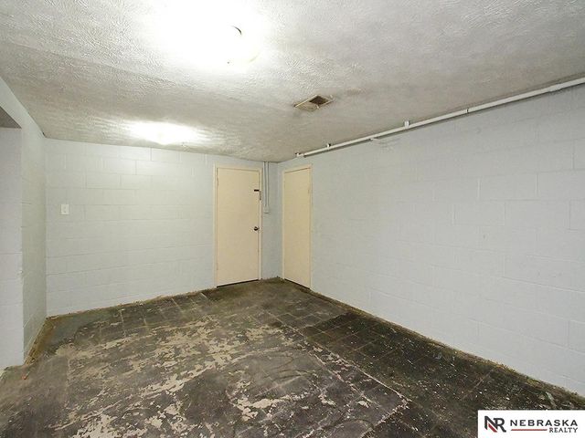 6314 Pinkney Street, Omaha, NE 68104