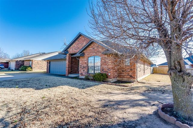 1400 Chimney Hill Road, Yukon, OK 73099