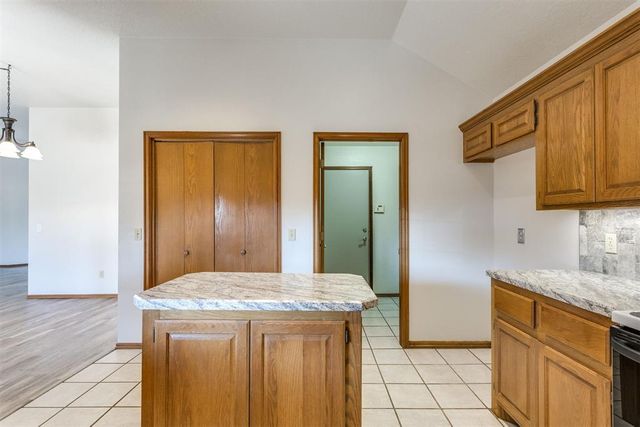 1400 Chimney Hill Road, Yukon, OK 73099