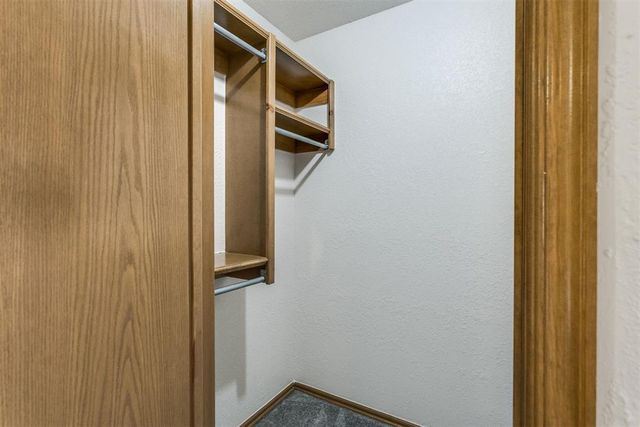 1400 Chimney Hill Road, Yukon, OK 73099