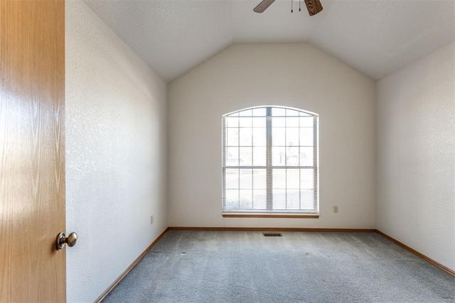 1400 Chimney Hill Road, Yukon, OK 73099