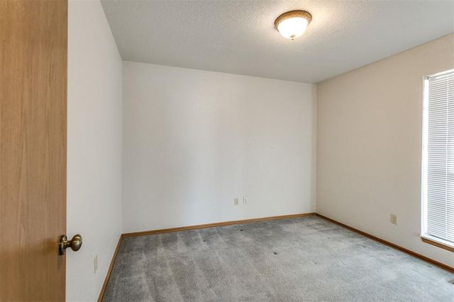 1400 Chimney Hill Road, Yukon, OK 73099