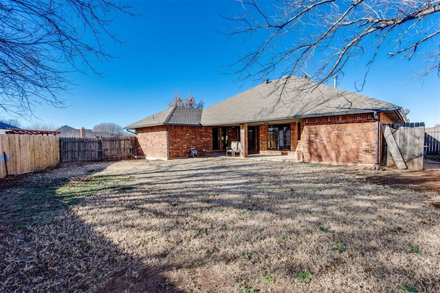 1400 Chimney Hill Road, Yukon, OK 73099