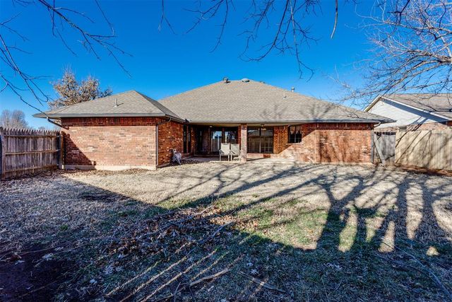 1400 Chimney Hill Road, Yukon, OK 73099