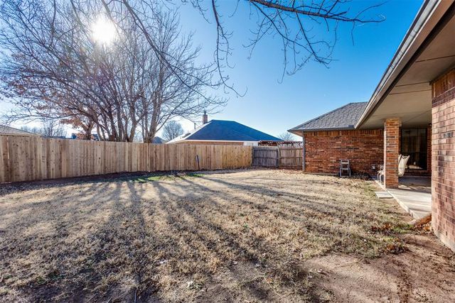 1400 Chimney Hill Road, Yukon, OK 73099