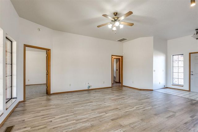 1400 Chimney Hill Road, Yukon, OK 73099