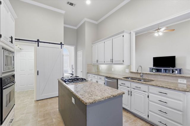 2705 Mimosa Court, Bedford, TX 76021