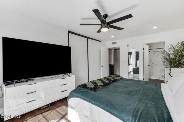 10220 De Soto Avenue 11, Chatsworth, CA 91311