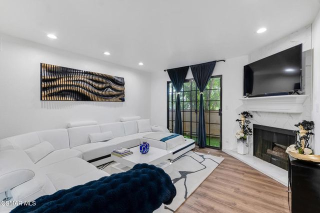 10220 De Soto Avenue 11, Chatsworth, CA 91311