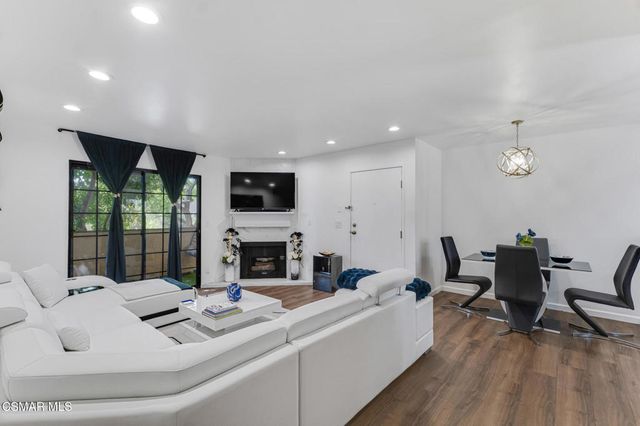 10220 De Soto Avenue 11, Chatsworth, CA 91311