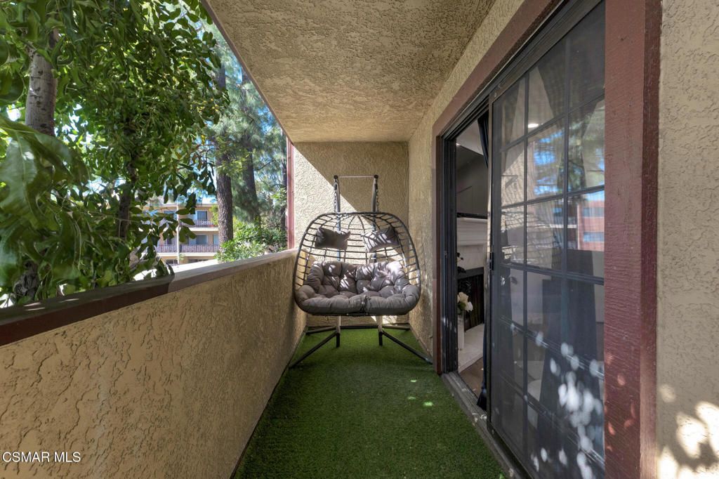 Image 21 of property listing at 10220 De Soto Avenue 11, Chatsworth, CA 91311