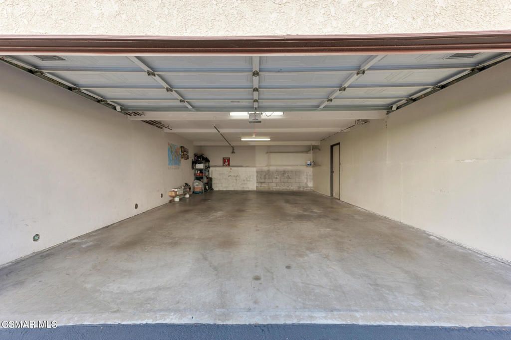 Image 23 of property listing at 10220 De Soto Avenue 11, Chatsworth, CA 91311